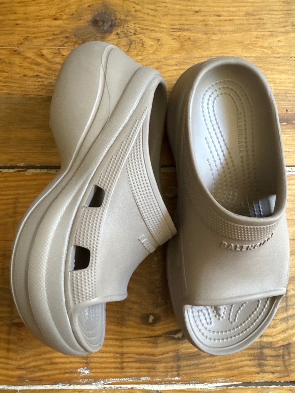Balenciaga pool slides khaki size 7